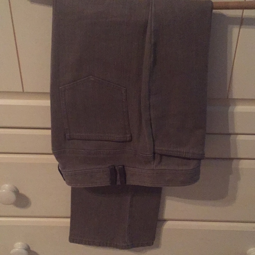 Fabulous Ellen Tracy brush cotton jeans